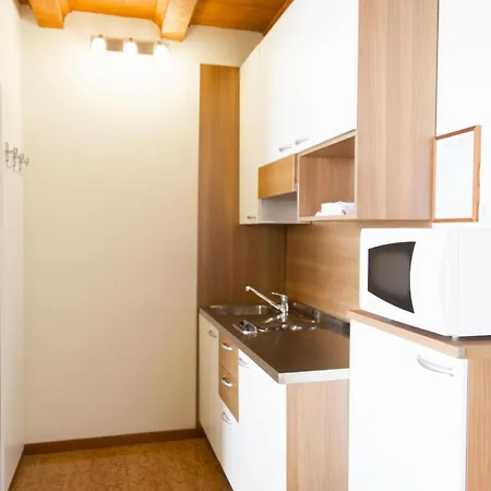 Apart-hotel Residenza Carracci *