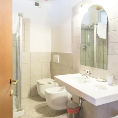 Residenza Carracci Ξενοδοχείο με διαμερίσματα *